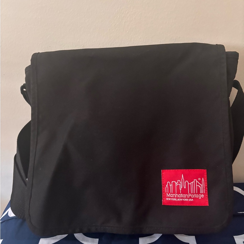Manhattan Portage Black Messenger Bag
